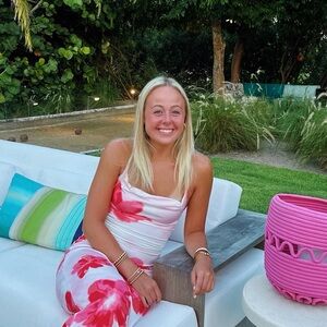 Meet your Posher, Abby